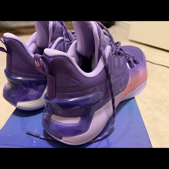 JLin 2 - shoes of Jeremy Lin
practically brand new.
Bought them for $150. - Picture 2 of 6